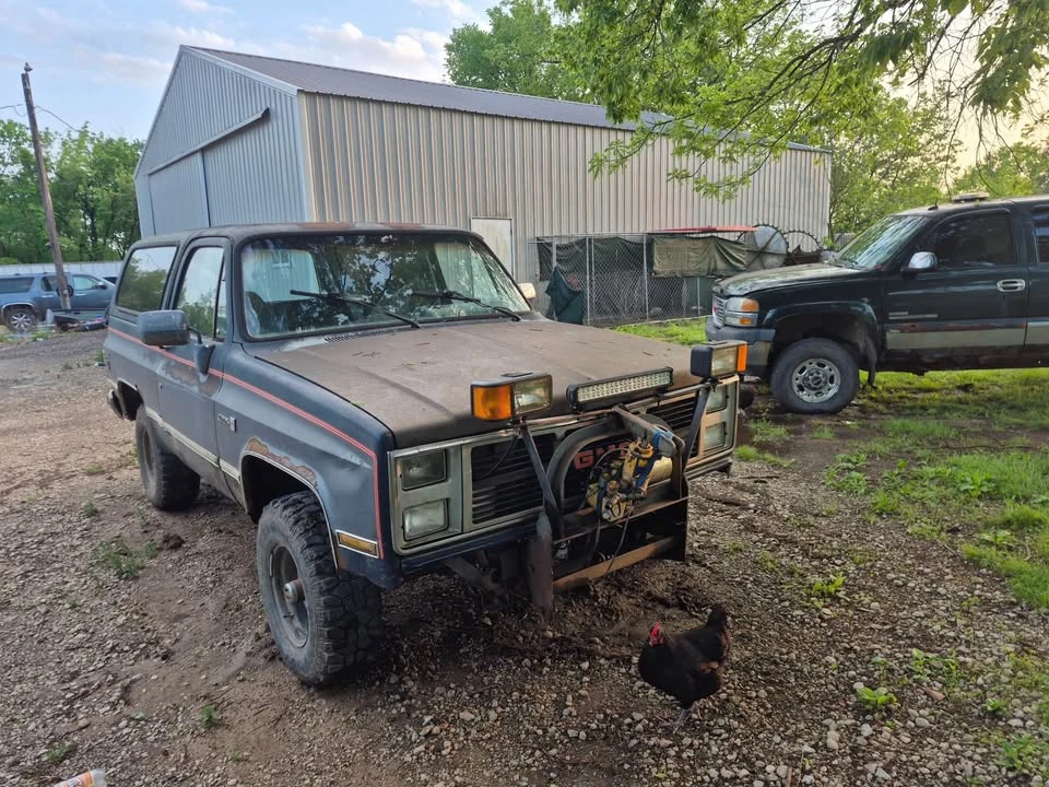 1987 GMC Jimmy 2nd Gen - Image 2 of 7