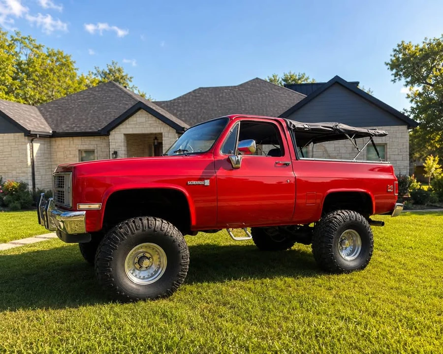 1987 GMC Jimmy 2nd Gen - Image 2 of 12