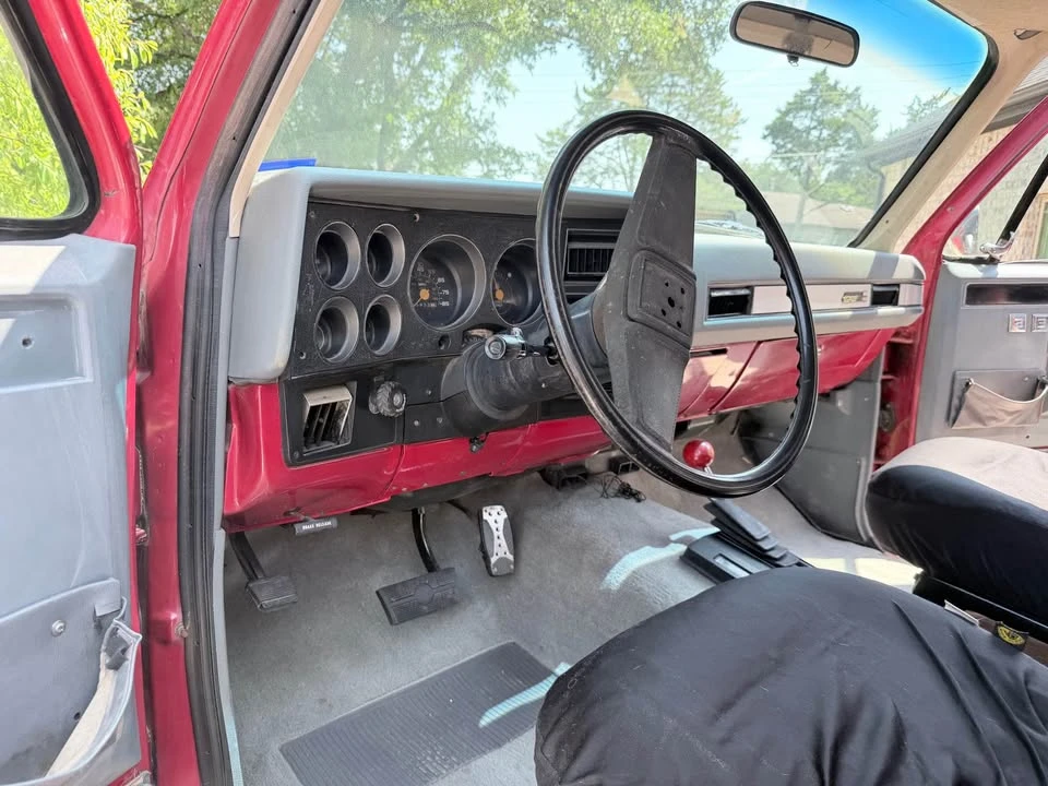 1987 GMC Jimmy 2nd Gen - Image 7 of 12