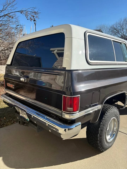 1987 GMC Jimmy 2nd Gen - Image 2 of 16