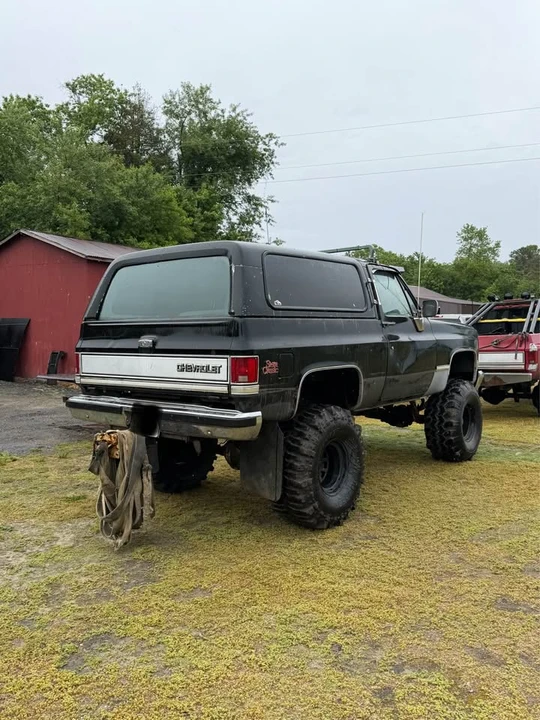 1987 GMC Jimmy 2nd Gen - Image 2 of 7