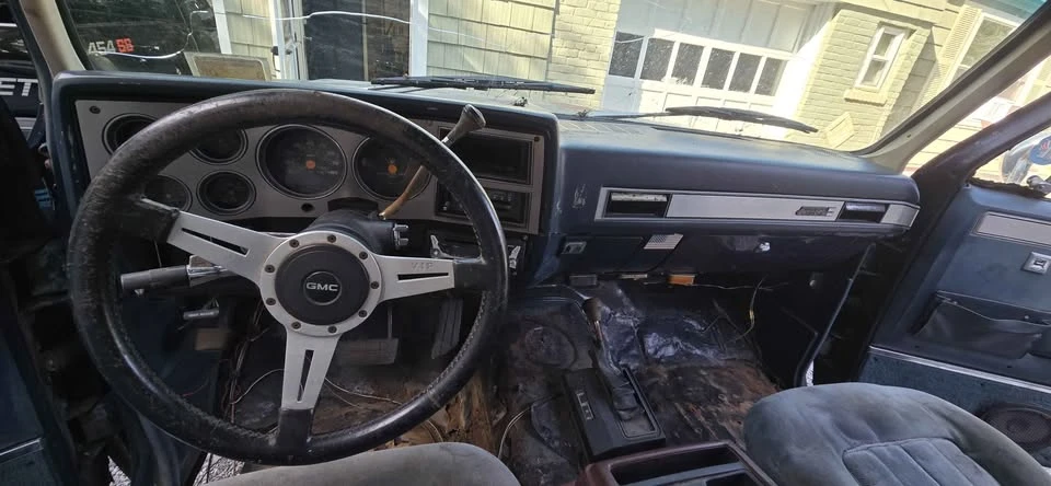1987 GMC Jimmy 2nd Gen - Image 16 of 17