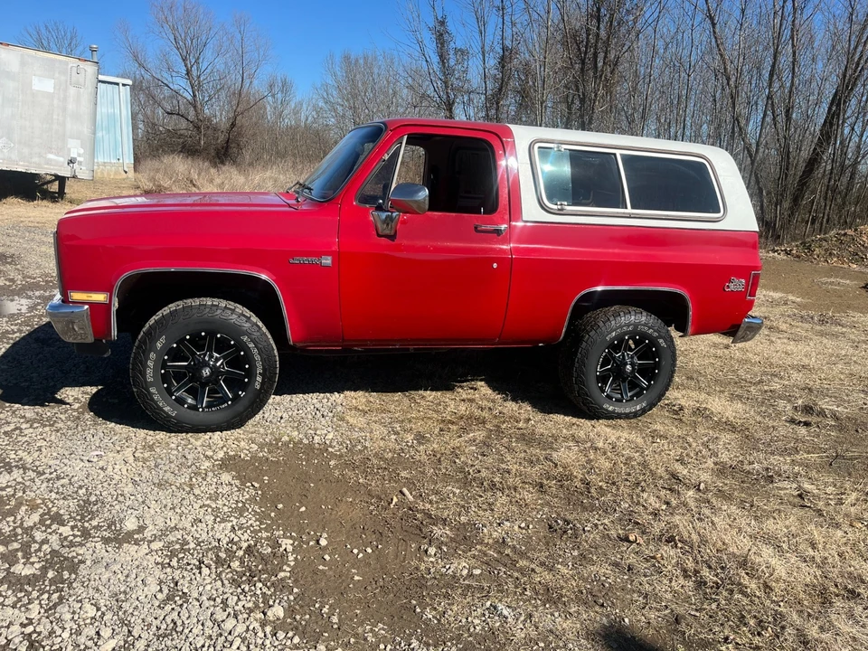 1987 GMC Jimmy 2nd Gen - Image 3 of 21