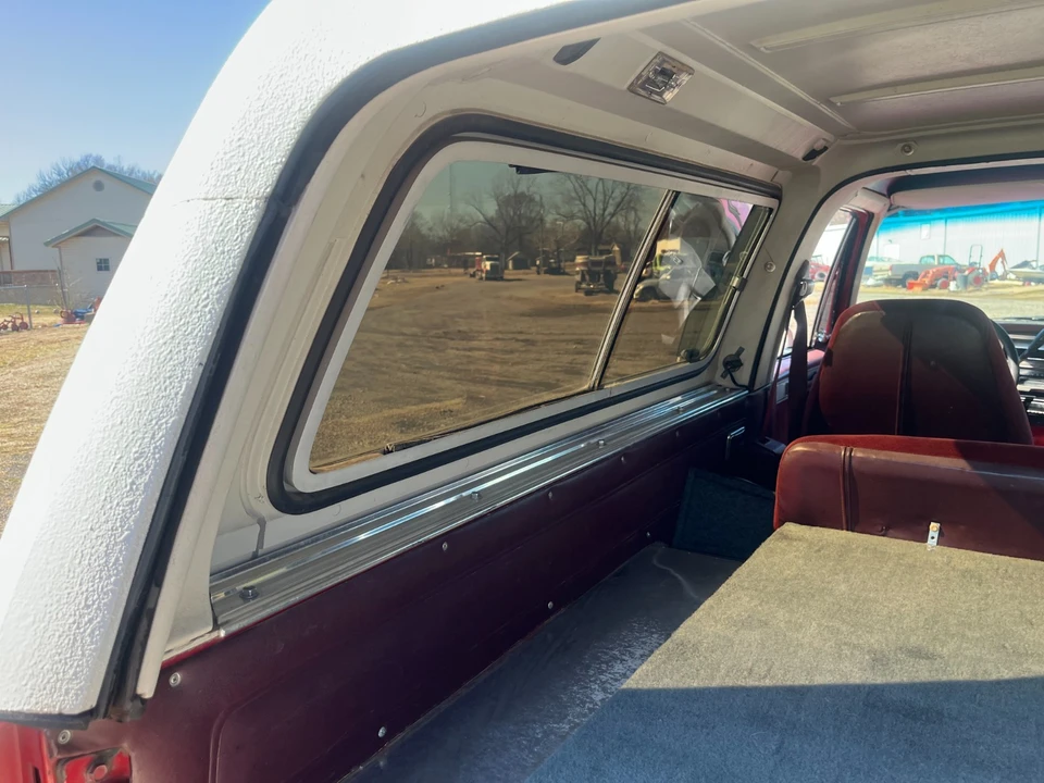 1987 GMC Jimmy 2nd Gen - Image 11 of 21