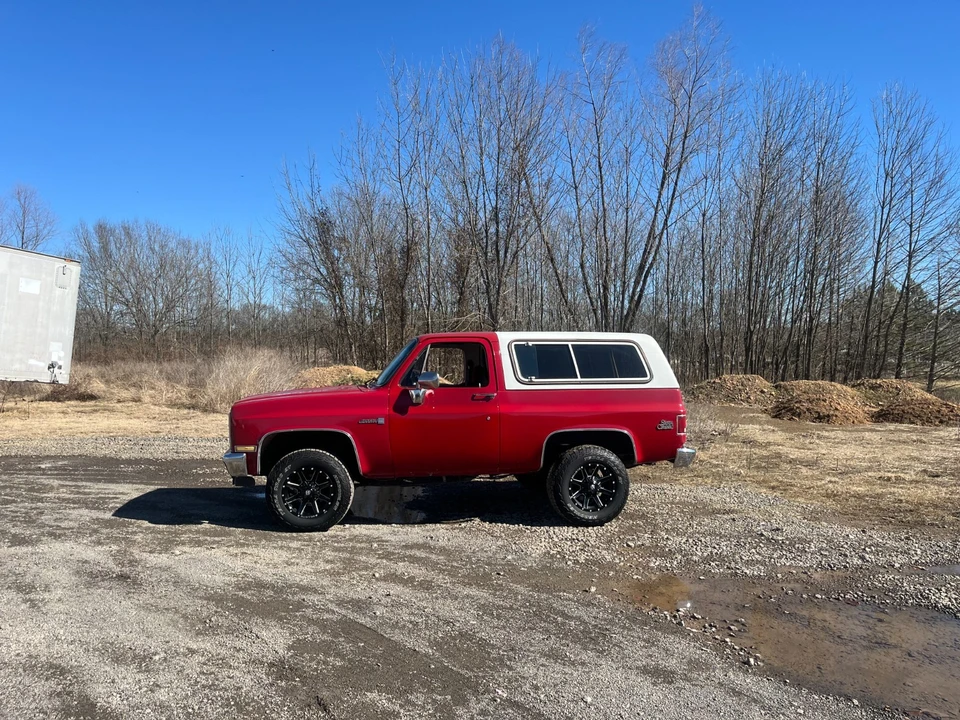 1987 GMC Jimmy 2nd Gen - Image 18 of 21