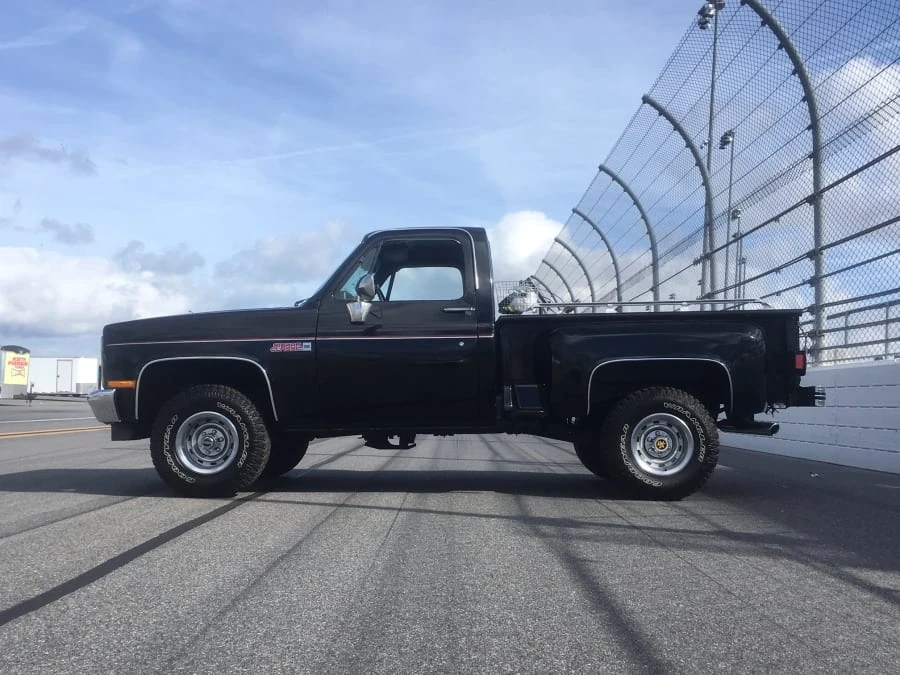 1987 GMC C/K 3rd Gen - Image 2 of 9