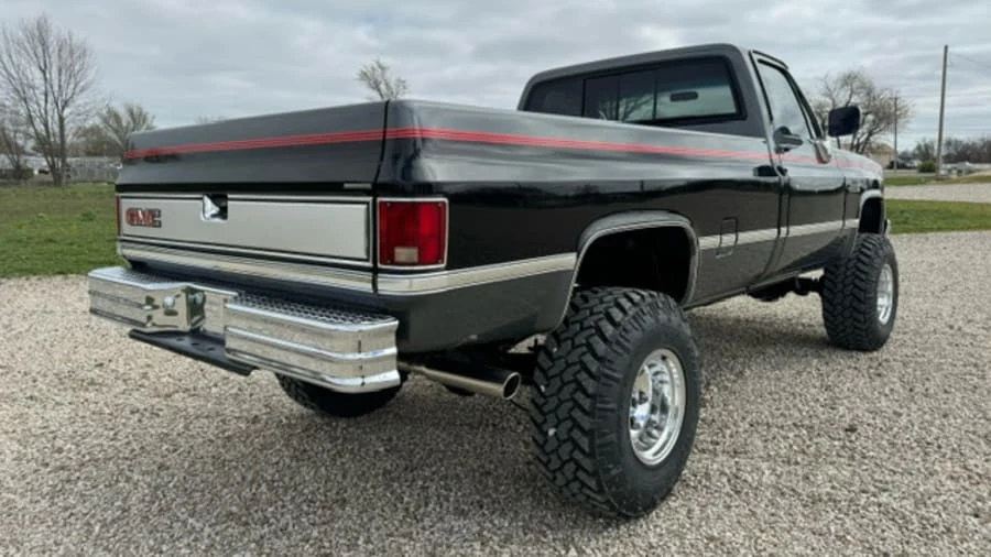 1987 GMC C/K 3rd Gen - Image 3 of 19