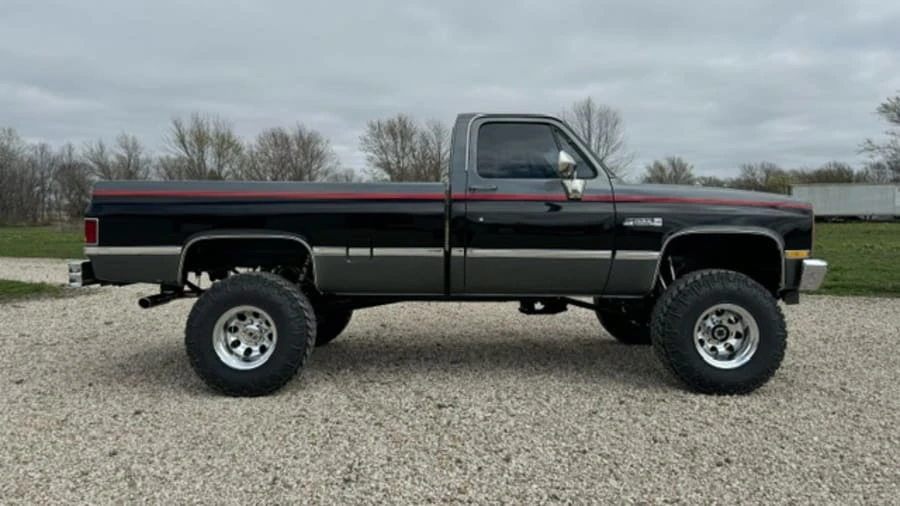 1987 GMC C/K 3rd Gen - Image 2 of 19