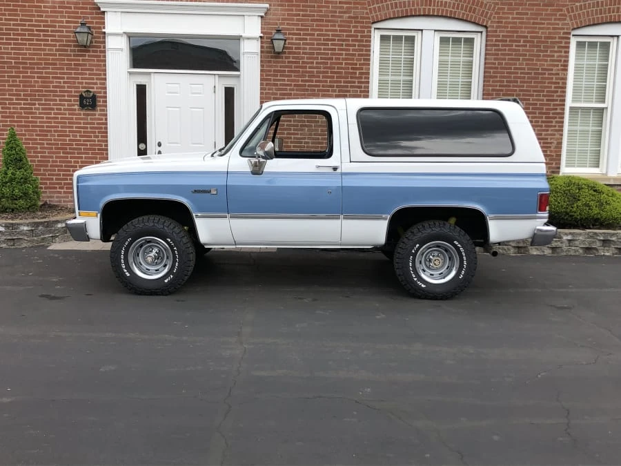 1987 GMC Jimmy 2nd Gen - Image 2 of 9