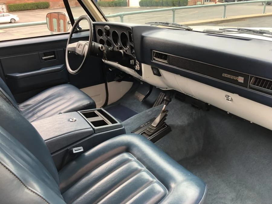1987 GMC Jimmy 2nd Gen - Image 5 of 9