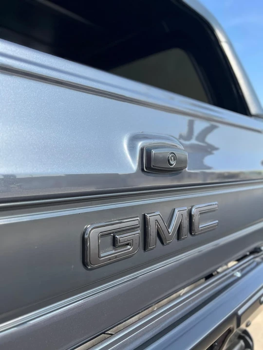 1987 GMC Jimmy 2nd Gen - Image 3 of 10