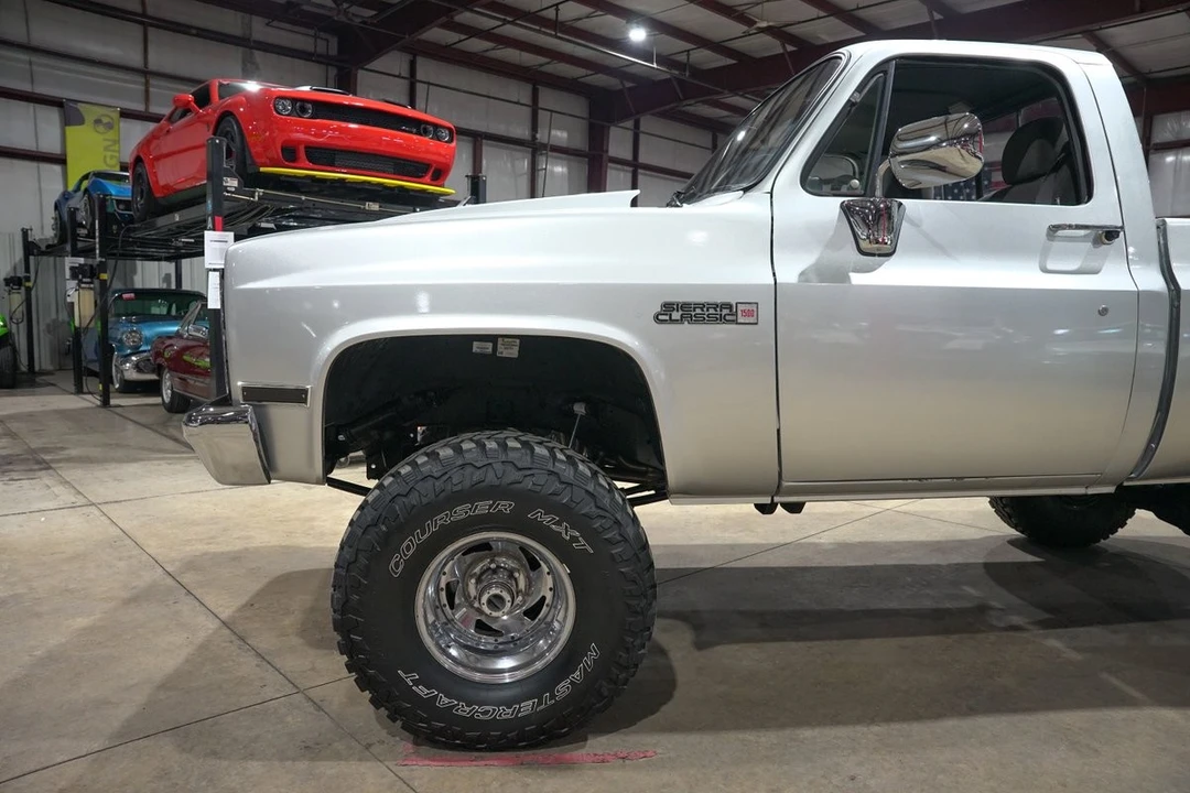 1987 GMC C/K 3rd Gen - Image 3 of 12