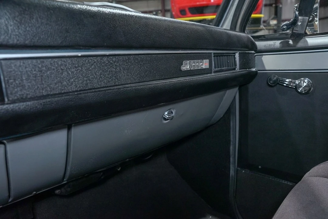 1987 GMC C/K 3rd Gen - Image 11 of 12