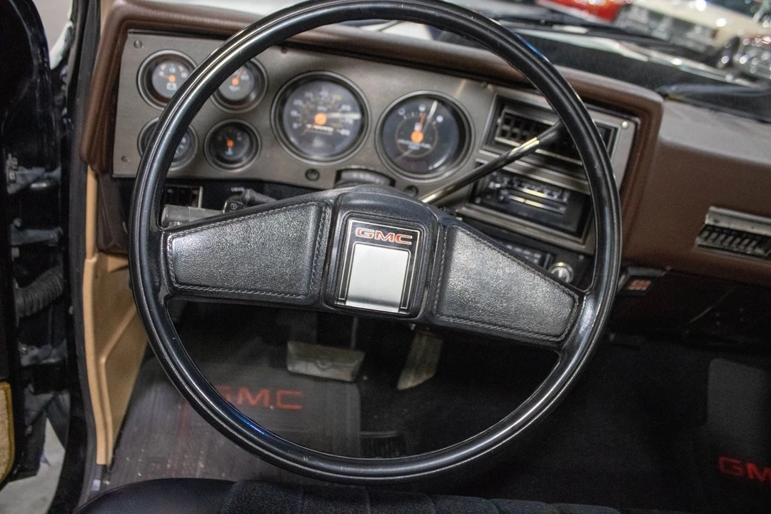 1987 GMC Sierra 1st Gen - Image 10 of 12