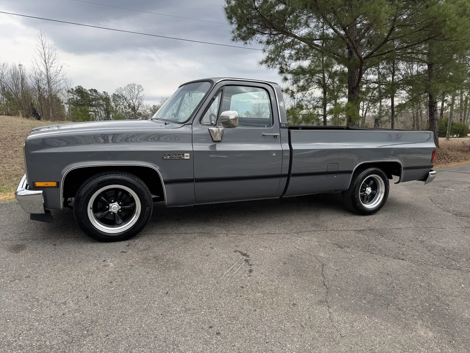 1987 GMC C/K 3rd Gen - Image 4 of 31
