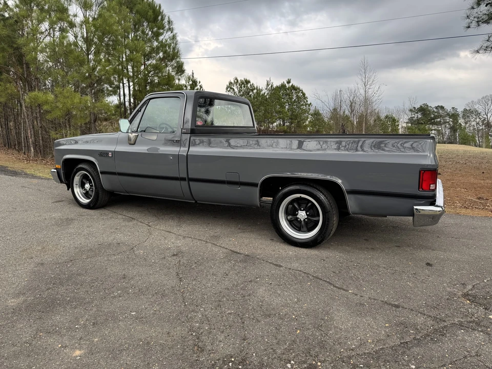 1987 GMC C/K 3rd Gen - Image 5 of 31