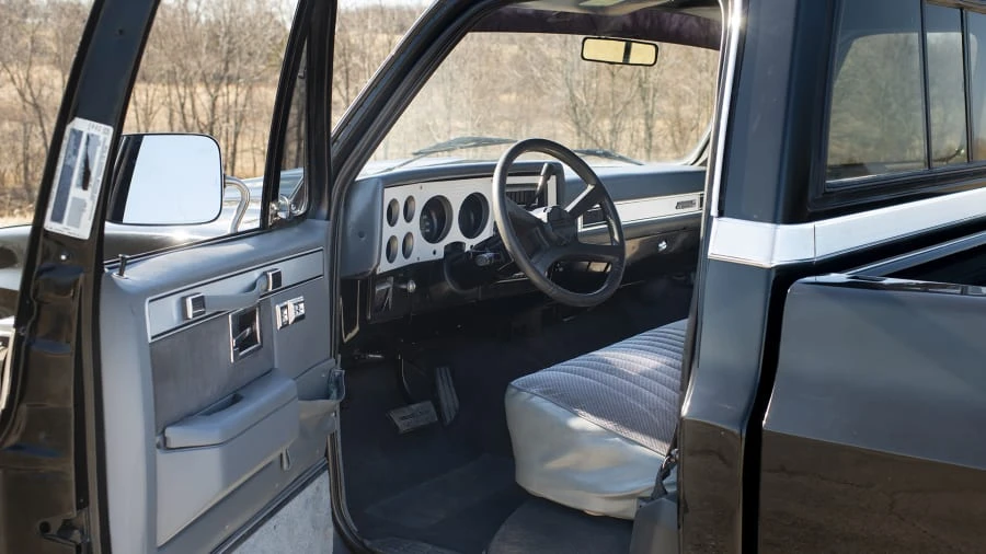 1987 GMC C/K 3rd Gen - Image 4 of 12