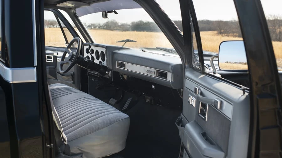 1987 GMC C/K 3rd Gen - Image 5 of 12