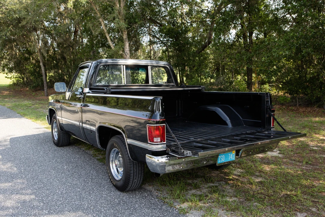 1987 GMC C/K 3rd Gen - Image 7 of 31