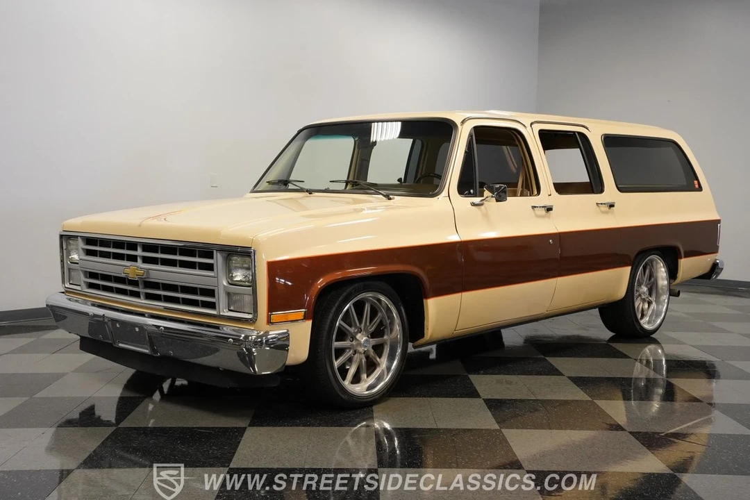 1987 GMC Suburban 7th Gen - Image 6 of 12