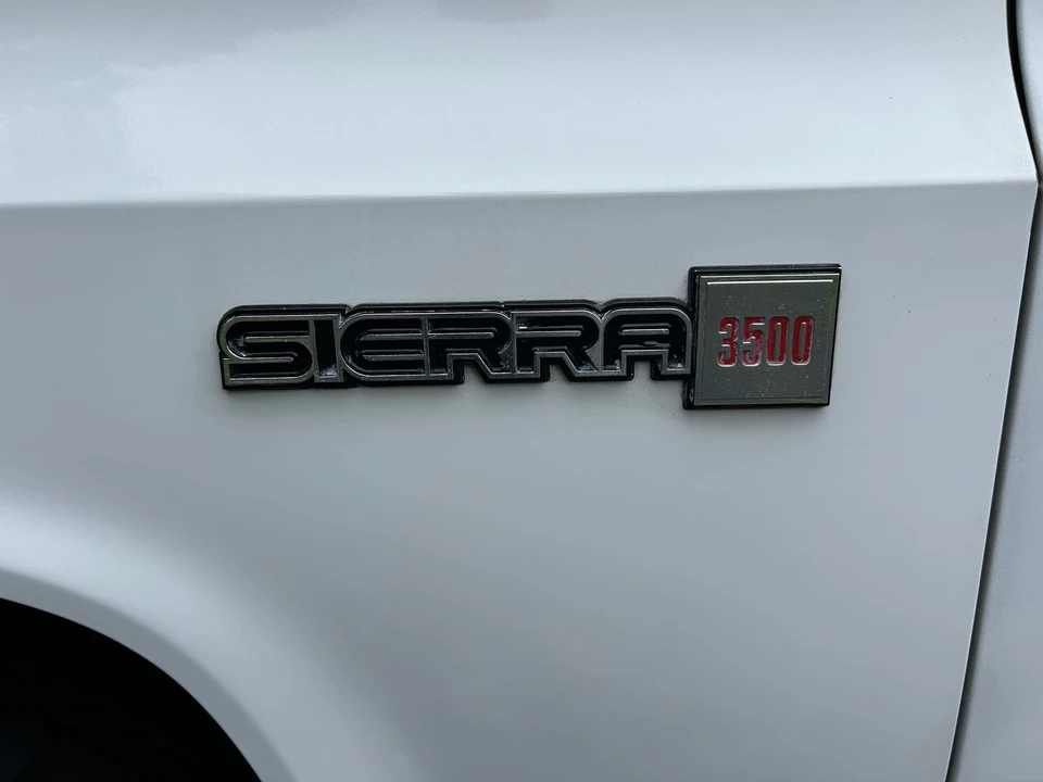 1987 GMC Sierra - Image 25 of 31
