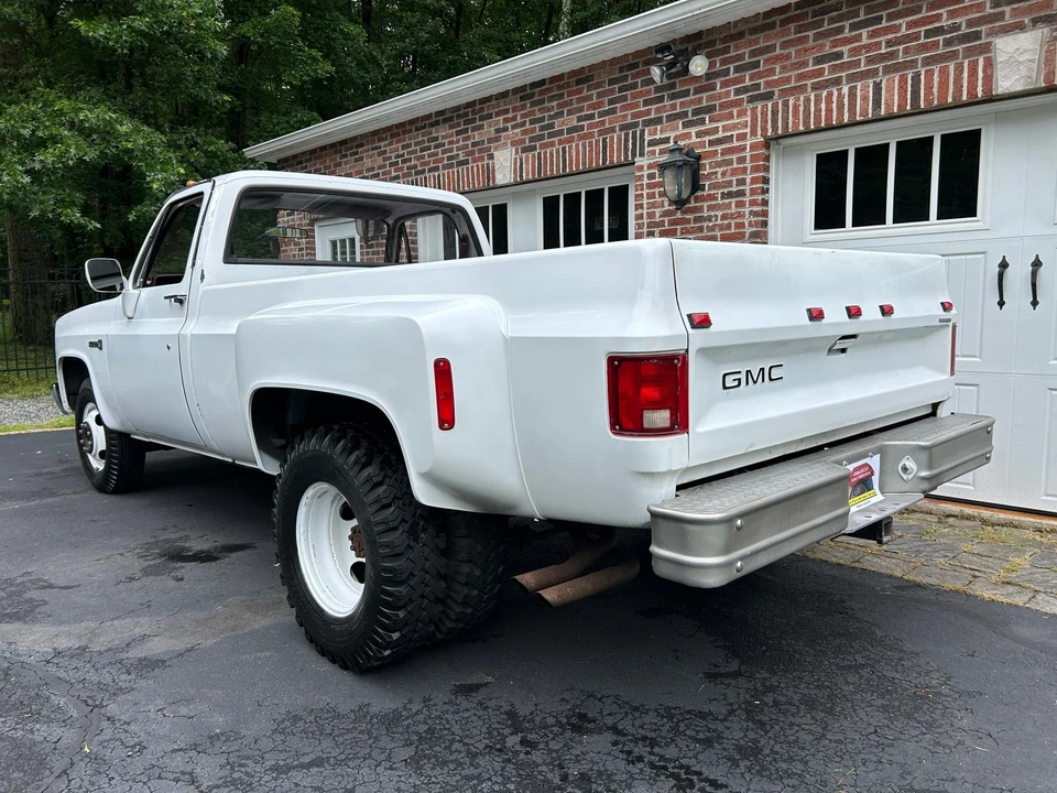 1987 GMC Sierra - Image 17 of 31