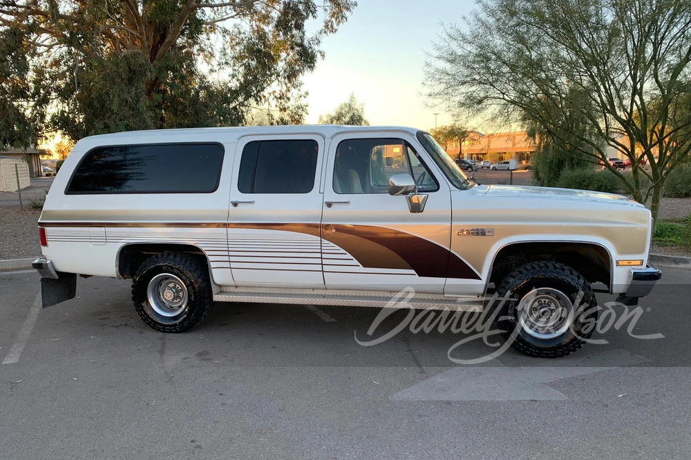 1987 GMC Suburban 7th Gen - Image 11 of 11