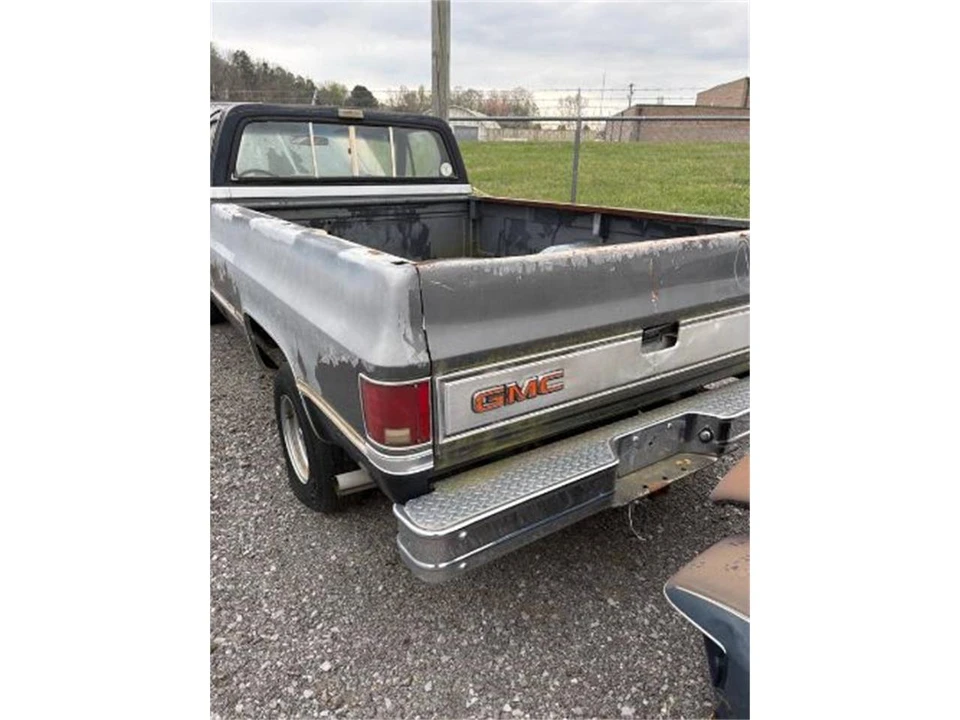 1987 GMC Sierra - Image 9 of 11