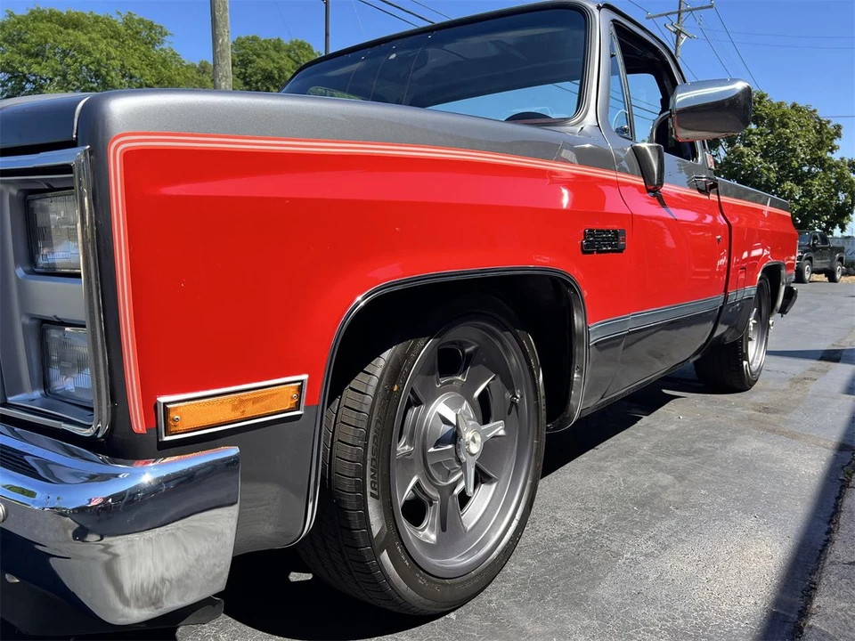 1987 GMC Sierra - Image 5 of 27