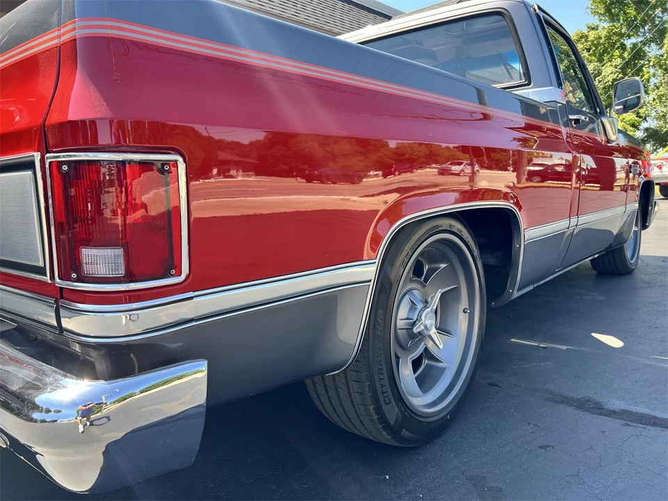 1987 GMC Sierra - Image 21 of 27