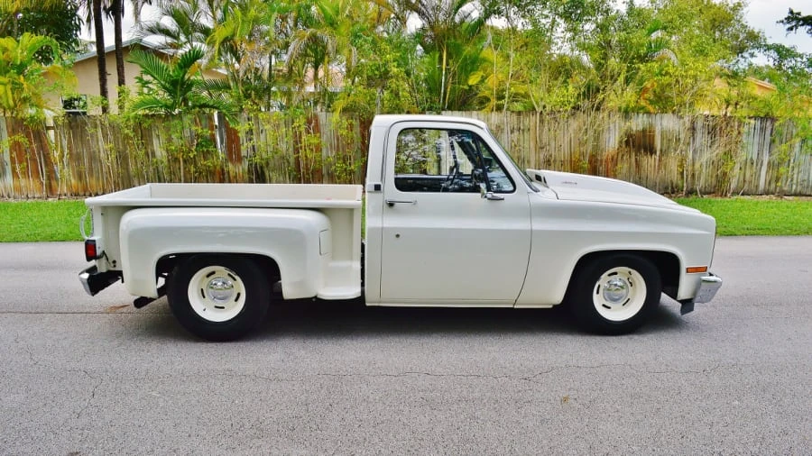 1987 GMC C/K 3rd Gen - Image 2 of 12
