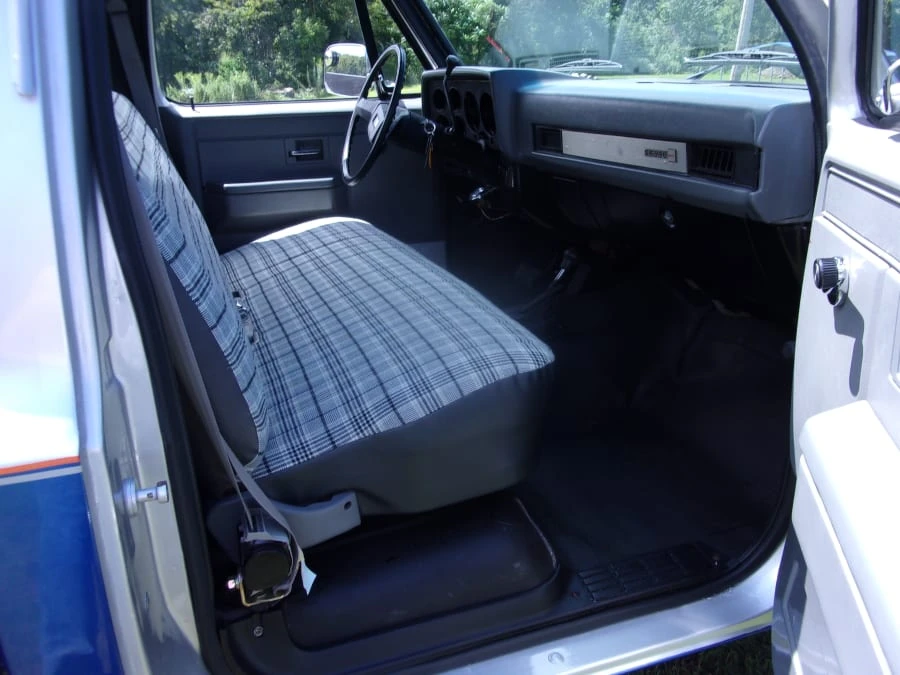 1987 GMC C/K 3rd Gen - Image 5 of 10
