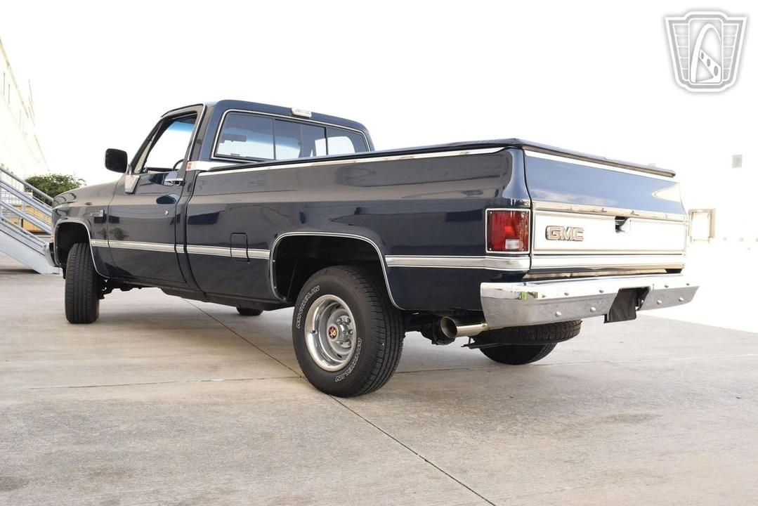 1987 GMC Sierra 1st Gen - Image 11 of 12