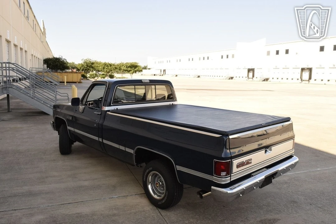 1987 GMC Sierra 1st Gen - Image 9 of 12