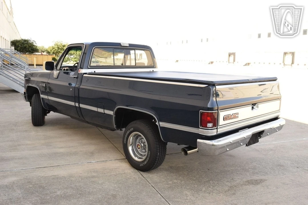 1987 GMC Sierra 1st Gen - Image 10 of 12