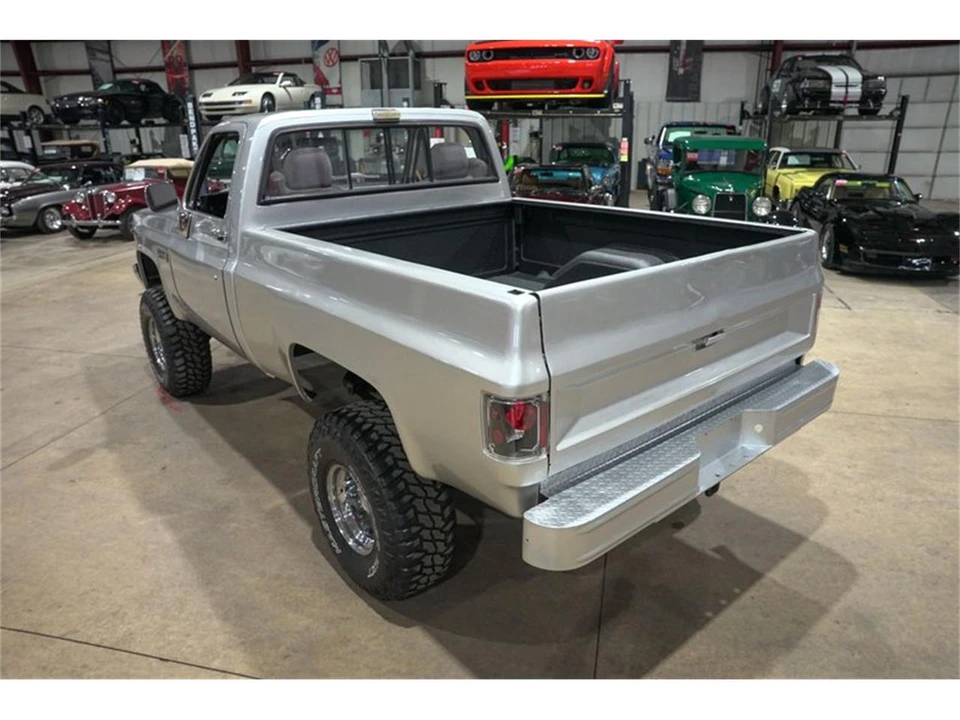 1987 GMC Sierra - Image 16 of 31