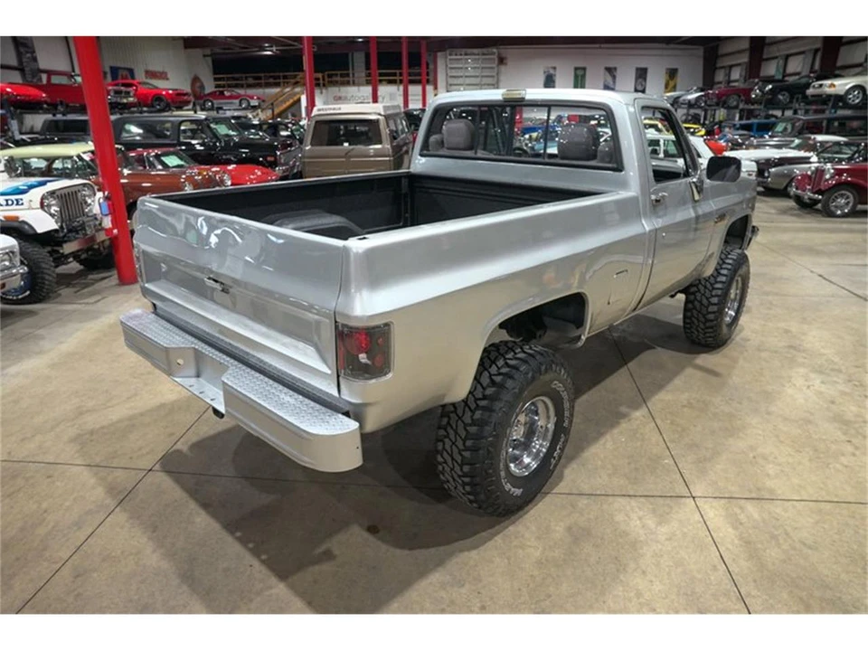 1987 GMC Sierra - Image 17 of 31