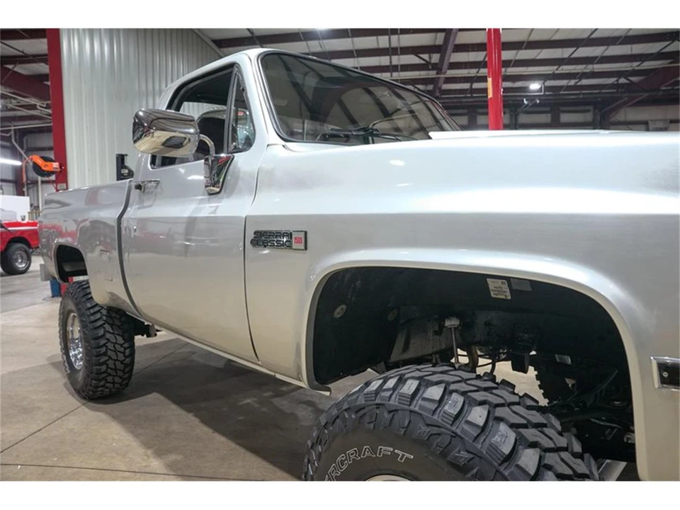 1987 GMC Sierra - Image 28 of 31