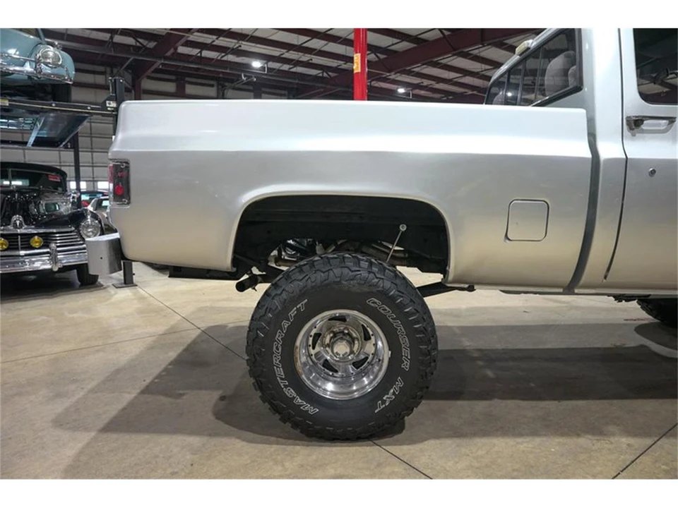 1987 GMC Sierra - Image 9 of 31