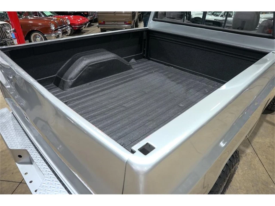 1987 GMC Sierra - Image 20 of 31