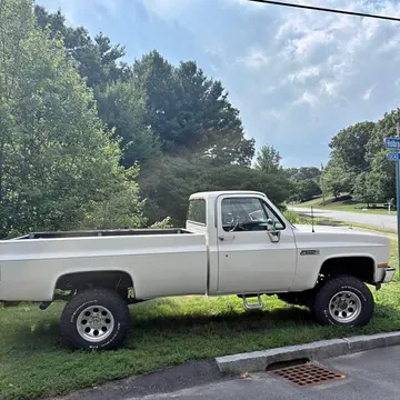 1987 GMC Sierra (Classic) 1500 Regular Cab SLE Pickup 2D 8 ft