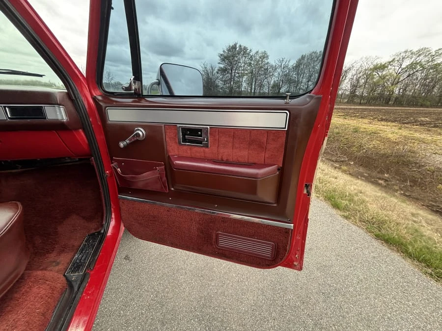 1987 GMC Sierra - Image 9 of 12