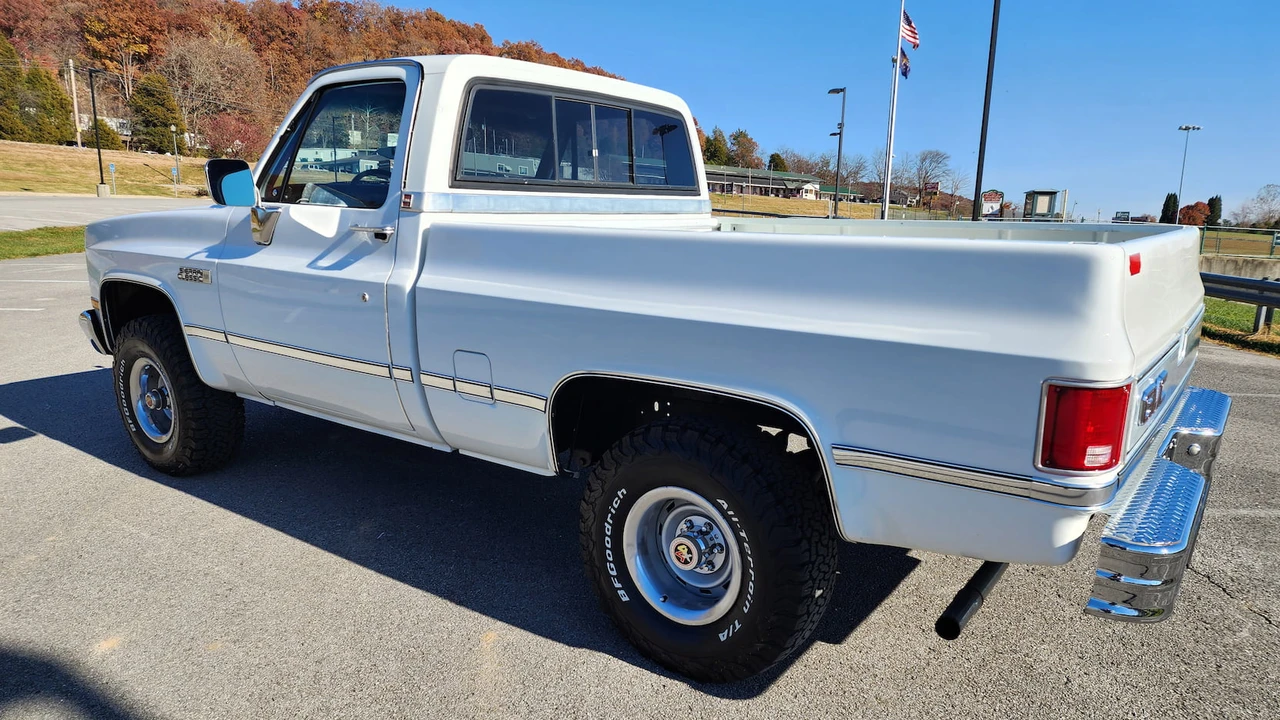 1987 GMC C/K 3rd Gen - Image 16 of 18