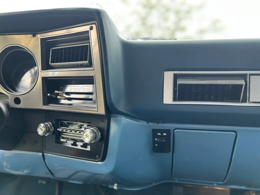 1987 GMC Sierra - Image 14 of 29