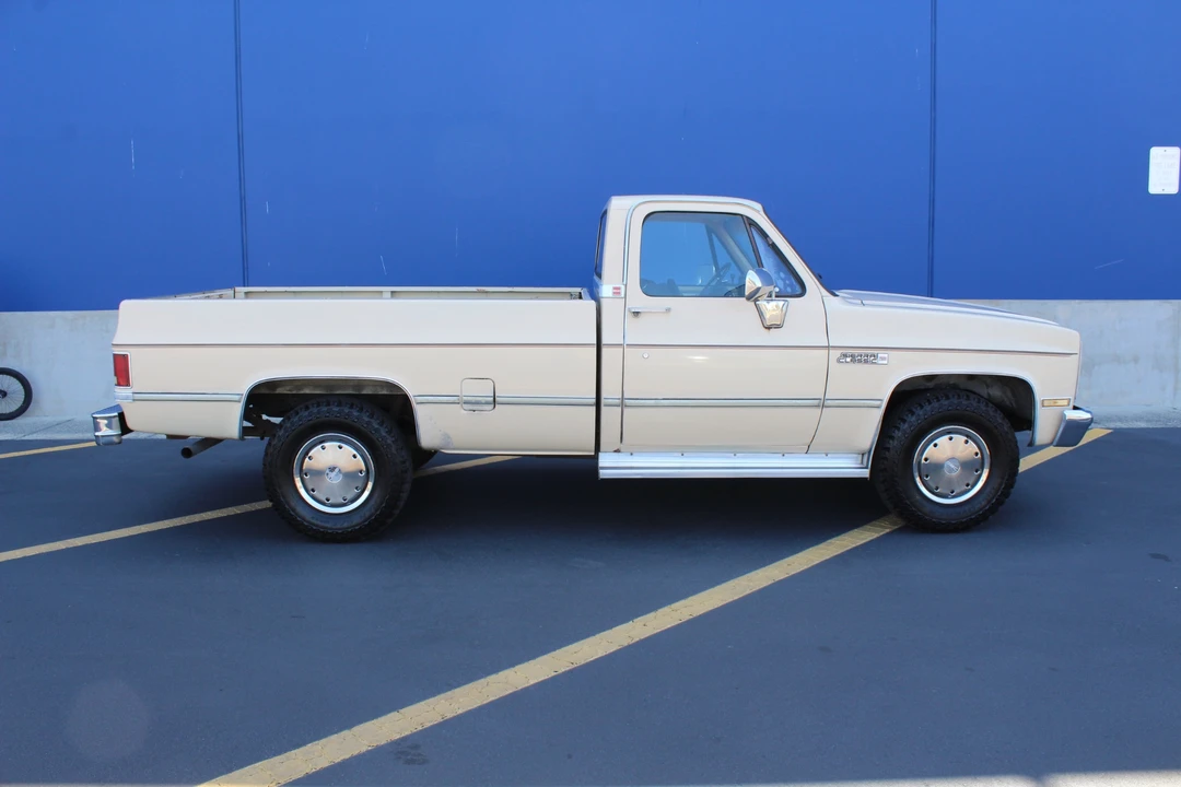 1987 GMC C/K 3rd Gen - Image 9 of 31