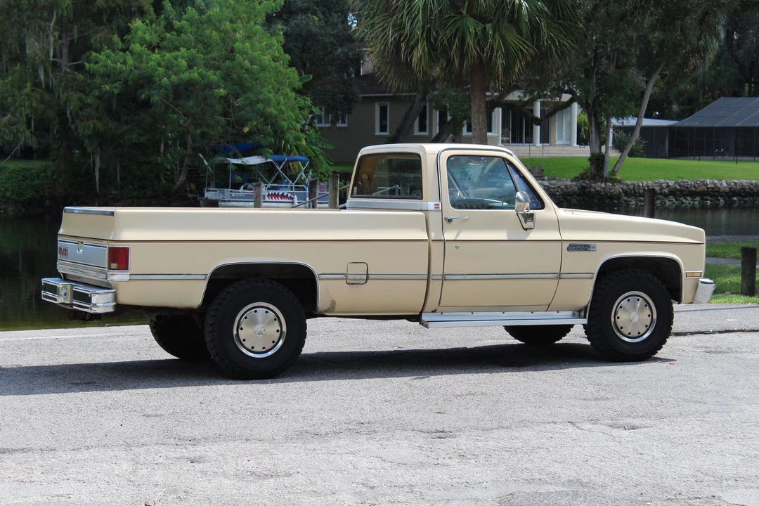 1987 GMC C/K 3rd Gen - Image 3 of 31