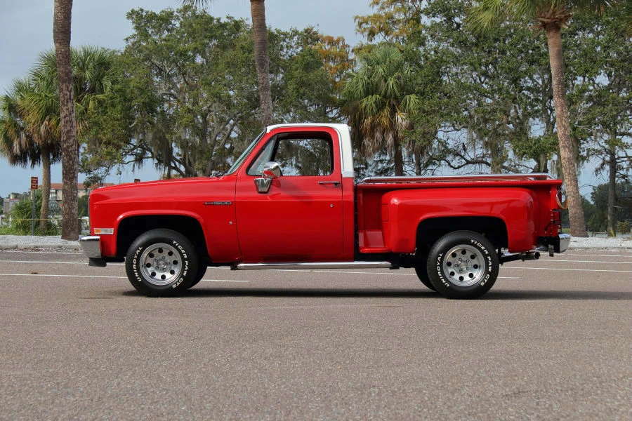 1987 GMC Sierra - Image 23 of 31