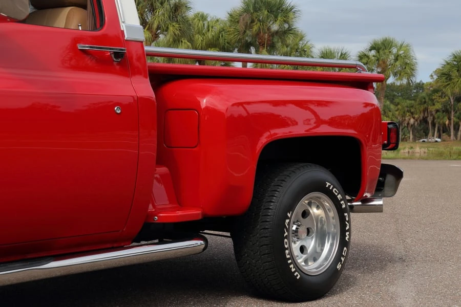 1987 GMC Sierra - Image 19 of 31