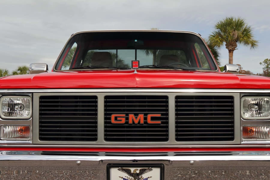 1987 GMC Sierra - Image 18 of 31