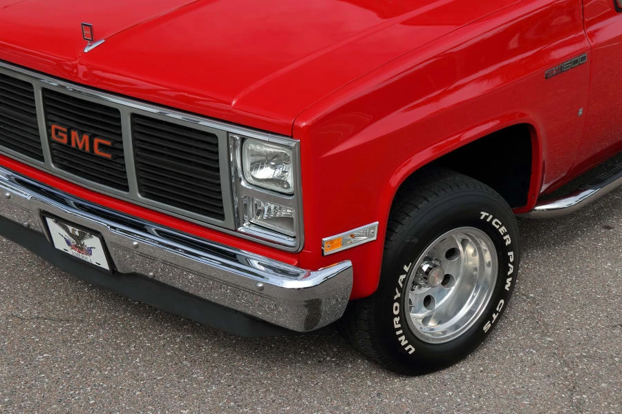 1987 GMC Sierra - Image 13 of 31
